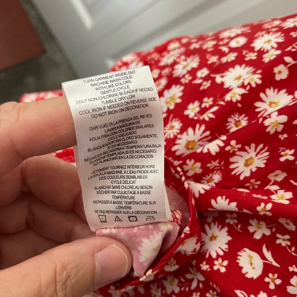 Almost Famous Romper Red with White small flowers strap ruffle sleeve Size M NWT - Picture 7 of 11